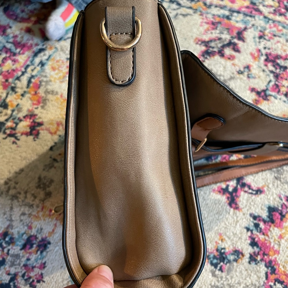 Cross Body Purse - Picture 5 of 6
